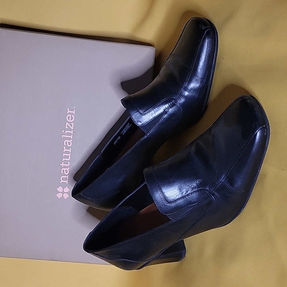 Mixon Black Naturalizer Dress Heels